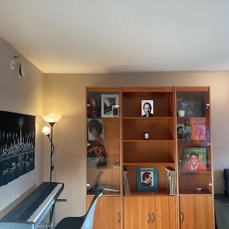 Heart In Center Of Vikings Appartement